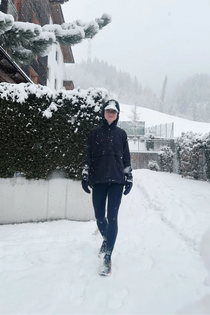 picture of a woman runner in a winter running gear